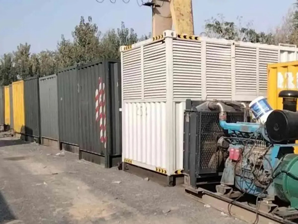 襄阳200KW柴油发电机机组每小时油耗是多少？